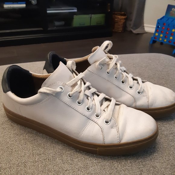 Banana Republic Shoes - Picture 1 of 3